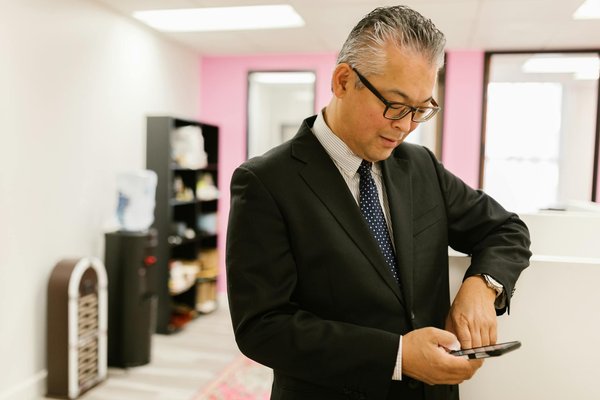 Faire appel à un consultant en management : avantages et inconvénients